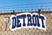 Load image into Gallery viewer, DETROIT TUFTED Rug 001